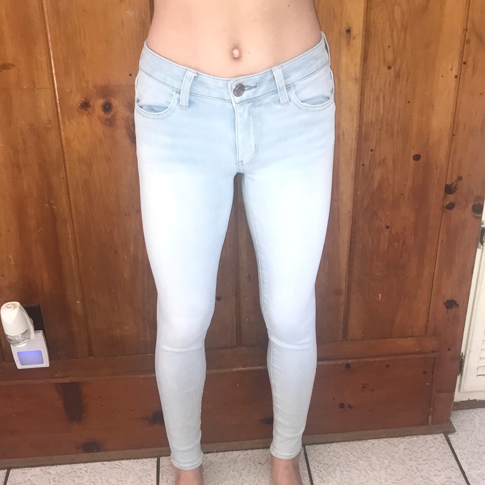 american eagle light washed jeans
